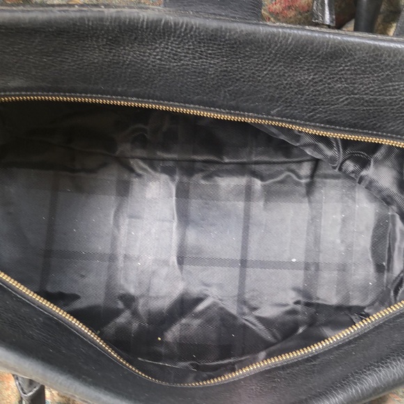 Authentic Burberry Manor quilted satchel - Picture 3 of 6